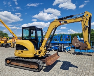 Minikoparka CATERPILLAR 305 D CE rok 2011