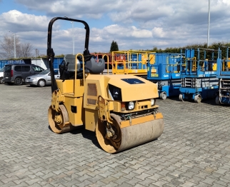 Walec CATERPILLAR CB 24 Rok 2011