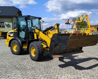 Ładowarka kołowa CATERPILLAR 906 M Rok 2016