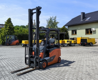 Elektryczny wózek widłowy LINDE E 16 PH - 02 Rok 2017 sn: 12690