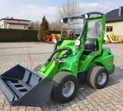 Miniładowarka AVANT 630